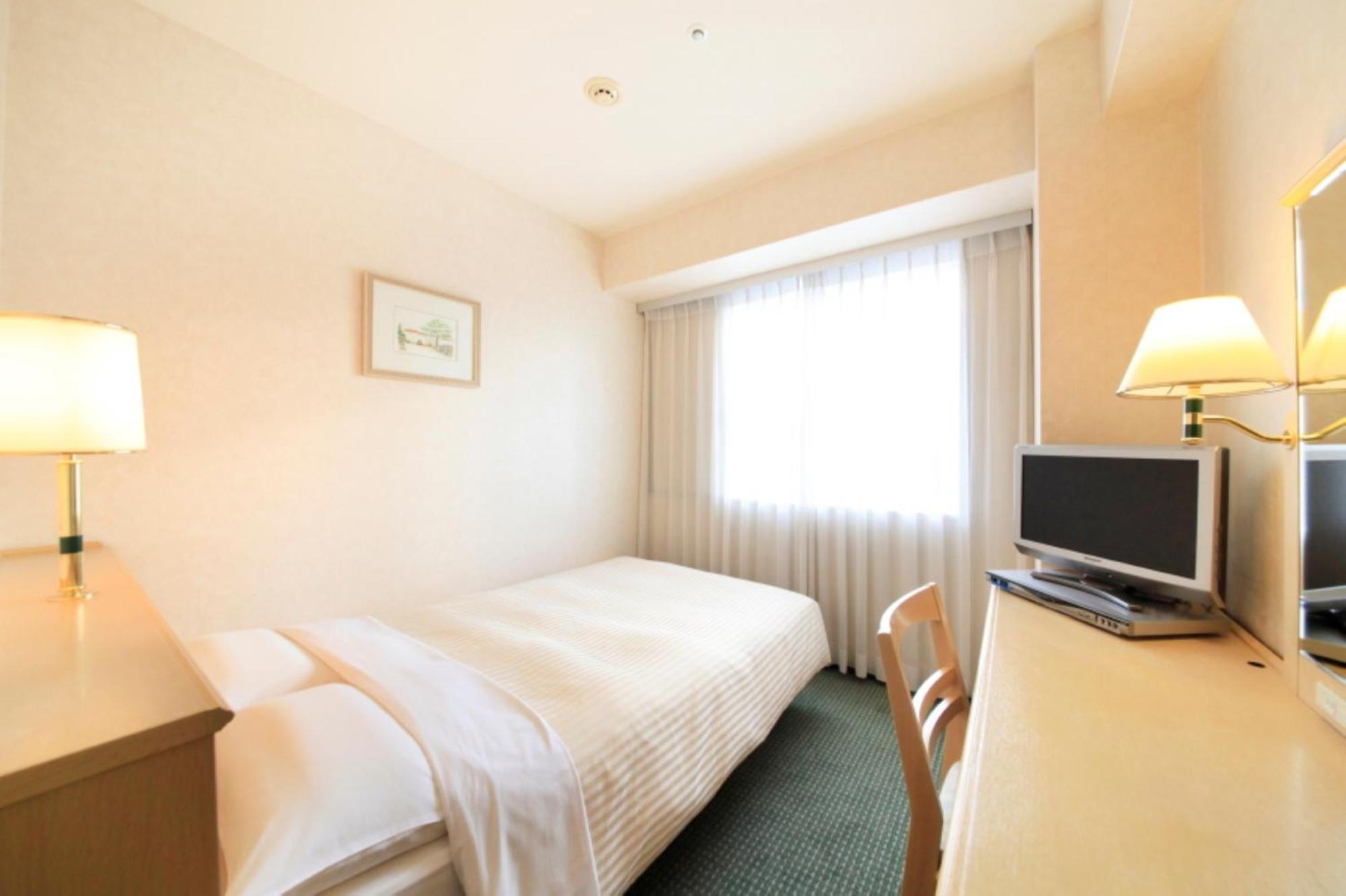 Kofu Washington Hotel Plaza Bagian luar foto