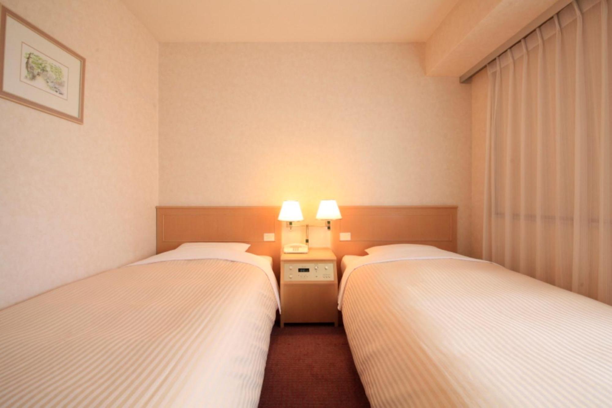 Kofu Washington Hotel Plaza Bagian luar foto